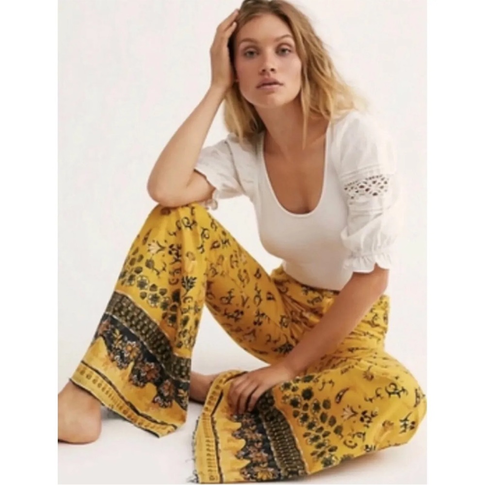 Free People We The Free Just Float On Printed Flare Jeans cool  Sz 27